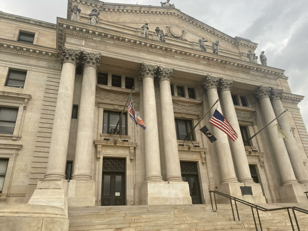 NJ Courthouse steps